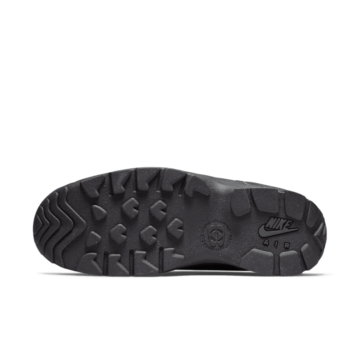 Nike ACG Air Mada Low Triple Black Angle 0