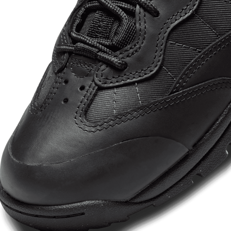 Nike ACG Air Mada Low Triple Black Angle 4