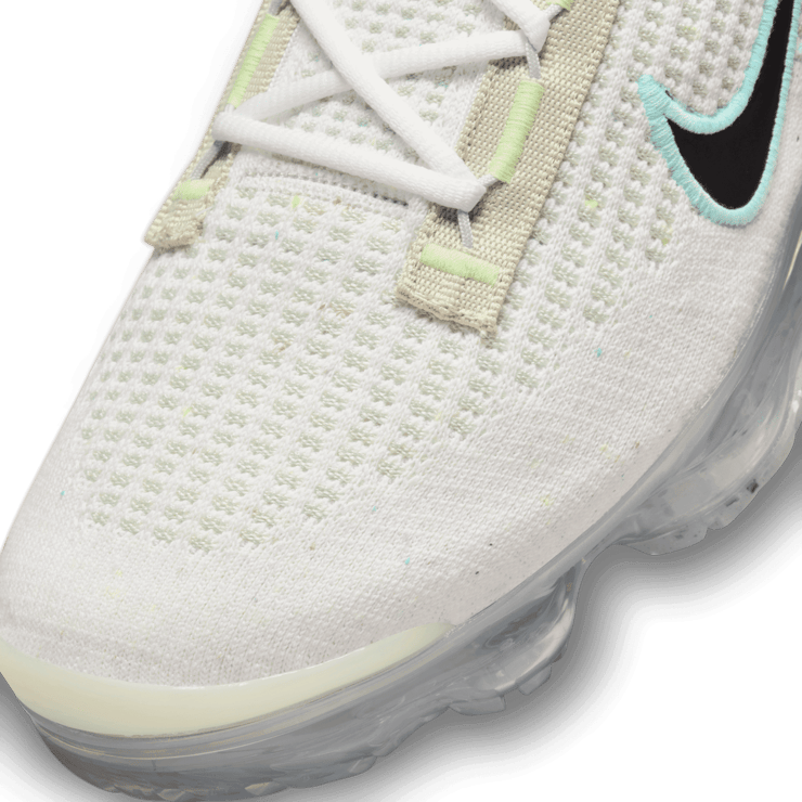 Nike Air VaporMax 2021 FK Mismatched Swoosh White Angle 4