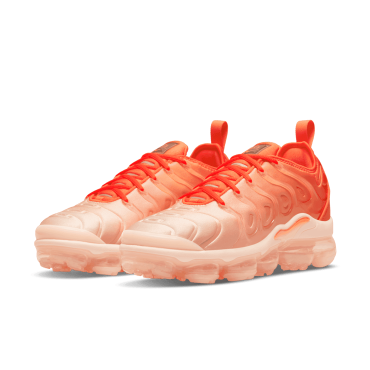 Nike Air VaporMax Plus Citrus (W) Angle 2