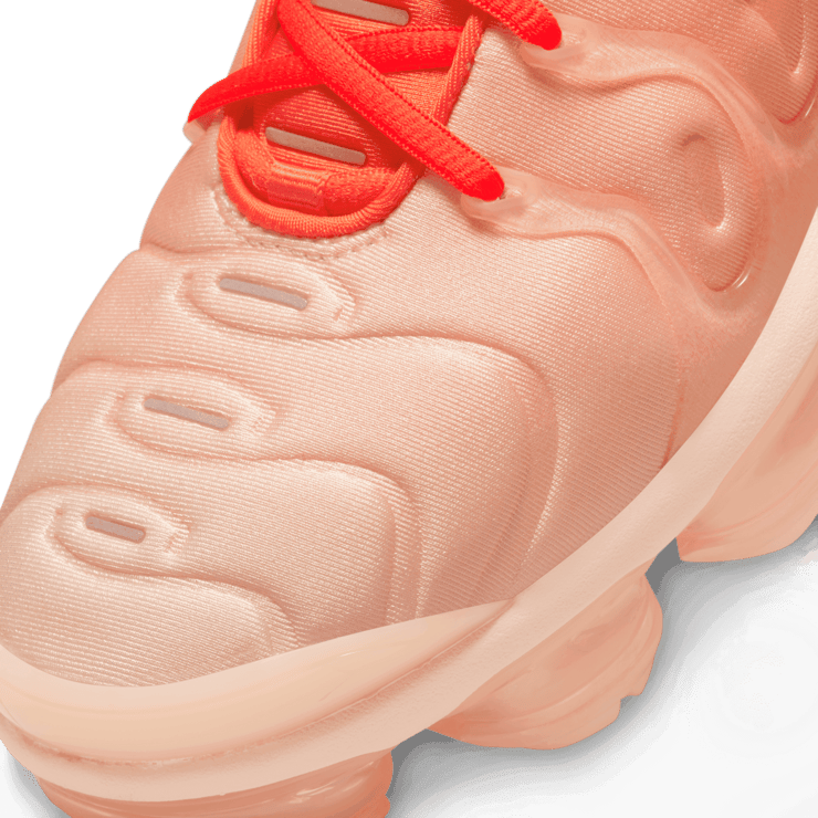 Nike Air VaporMax Plus Citrus (W) Angle 4