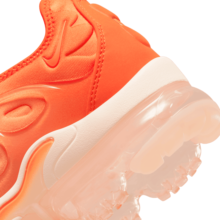 Nike Air VaporMax Plus Citrus (W) Angle 5