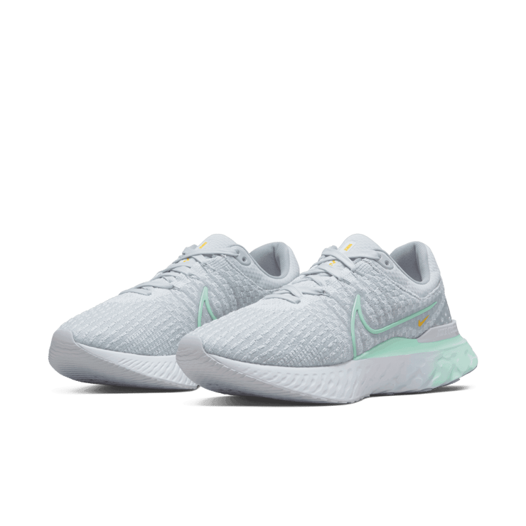 Nike React Infinity Run Flyknit 3 Pure Platinum Mint Foam (W) Angle 2