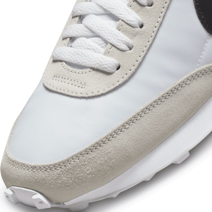 Nike Daybreak White Summit White Black (W) Angle 5