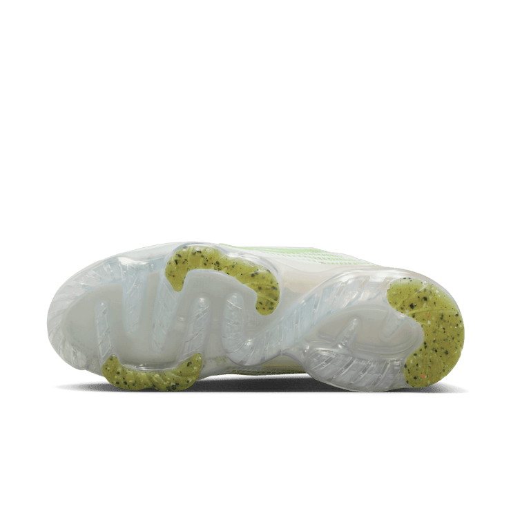 Nike Air VaporMax 2021 Flyknit NN Feel Love (W) Angle 0