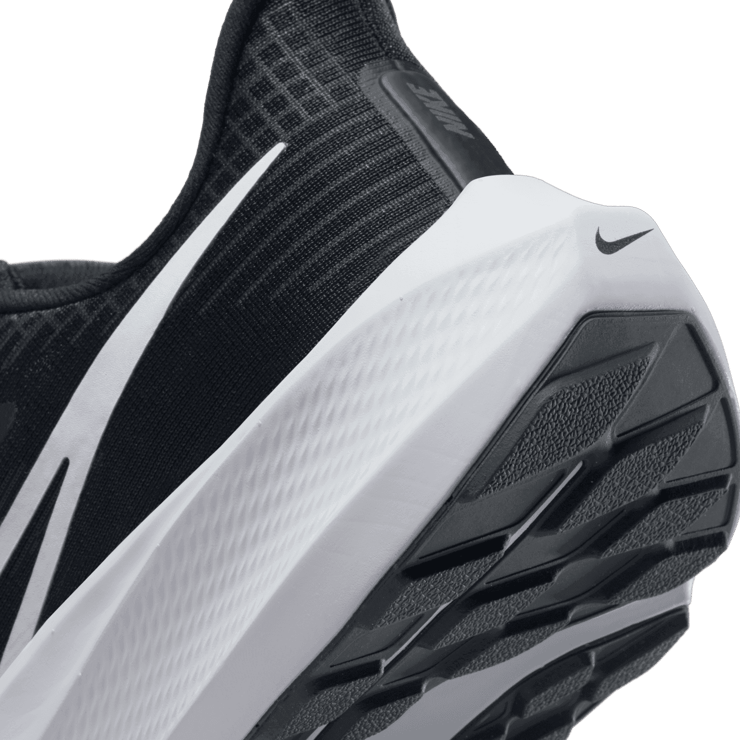 Nike Air Zoom Pegasus 39 Black White (W) Angle 5