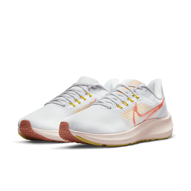 Nike Air Zoom Pegasus 39 Iris Whisper (W) Angle 2