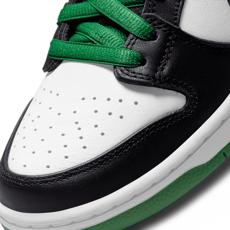 Nike SB Dunk Low Celtics Angle 4