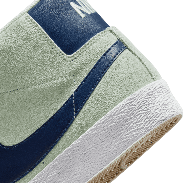 Nike SB Blazer Mid Barely Green Angle 5