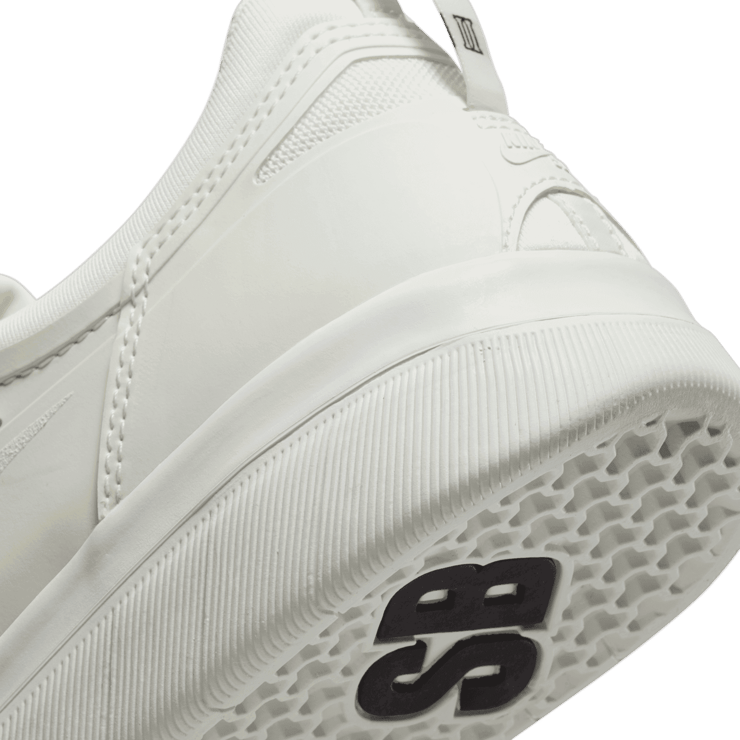 Nike SB Nyjah Free 2 Triple Summit White Angle 5