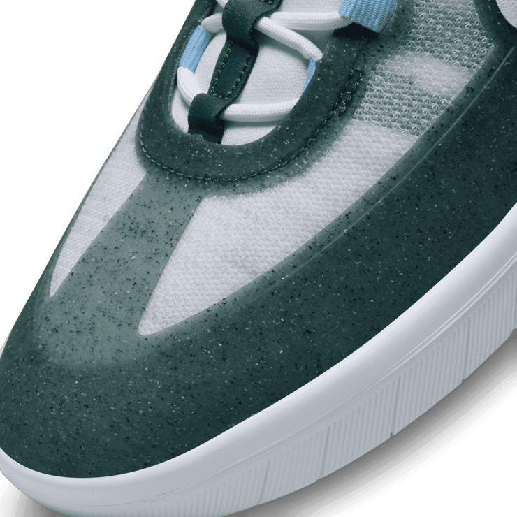 Nike SB Nyjah Free 2 Premium Ash Green Angle 4