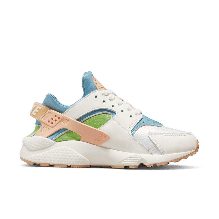 Nike Air Huarache Sun Club (W) Angle 1