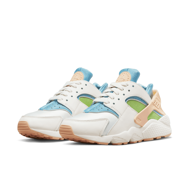 Nike Air Huarache Sun Club (W) Angle 3