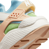 Nike Air Huarache Sun Club (W) Angle 6