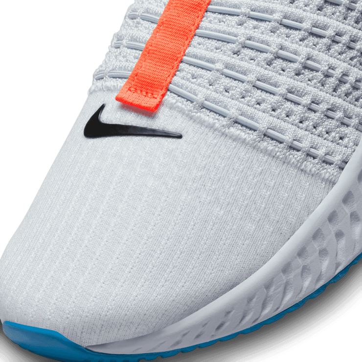 Nike React Phantom Run Flyknit 2 Football Grey Bright Crimson (W) Angle 4