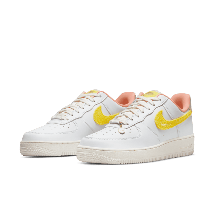 Nike Air Force 1 Low '07 LX Mini Mama (W) Angle 2