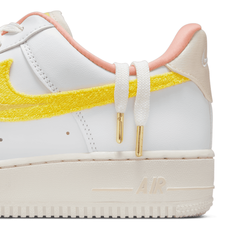 Nike Air Force 1 Low '07 LX Mini Mama (W) Angle 6