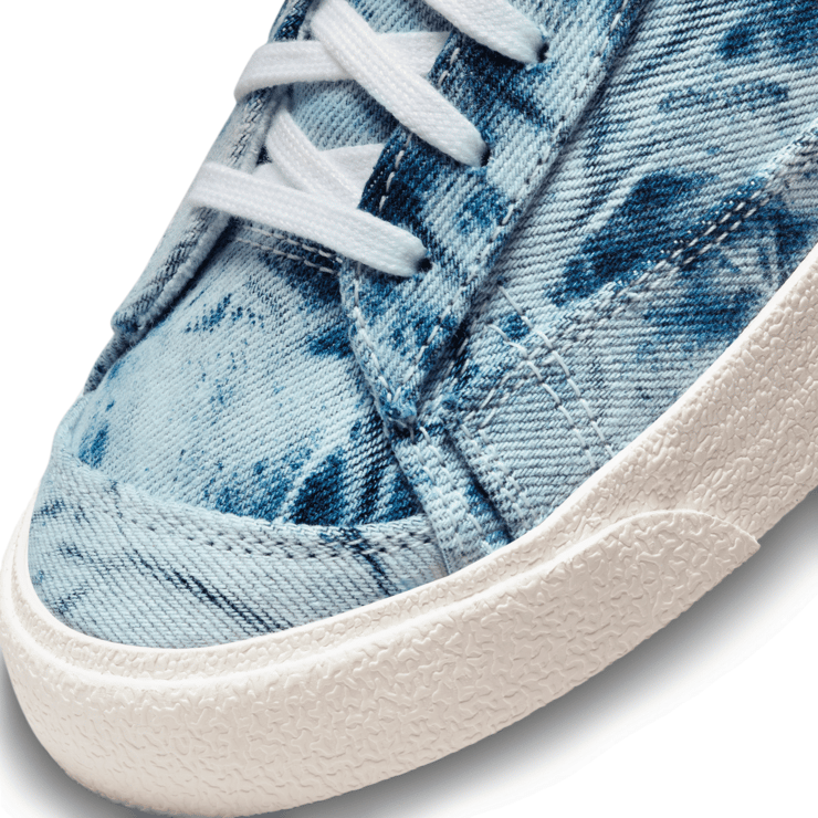 Nike Blazer Mid 77 Washed Denim Pack (W) Angle 0