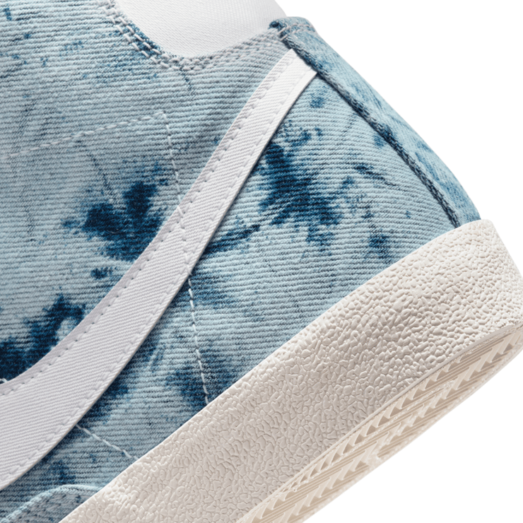 Nike Blazer Mid 77 Washed Denim Pack (W) Angle 1