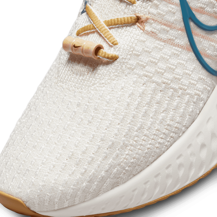 Nike React Infinity Run 3 Flyknit Sun Club Sail Hot Curry Angle 4