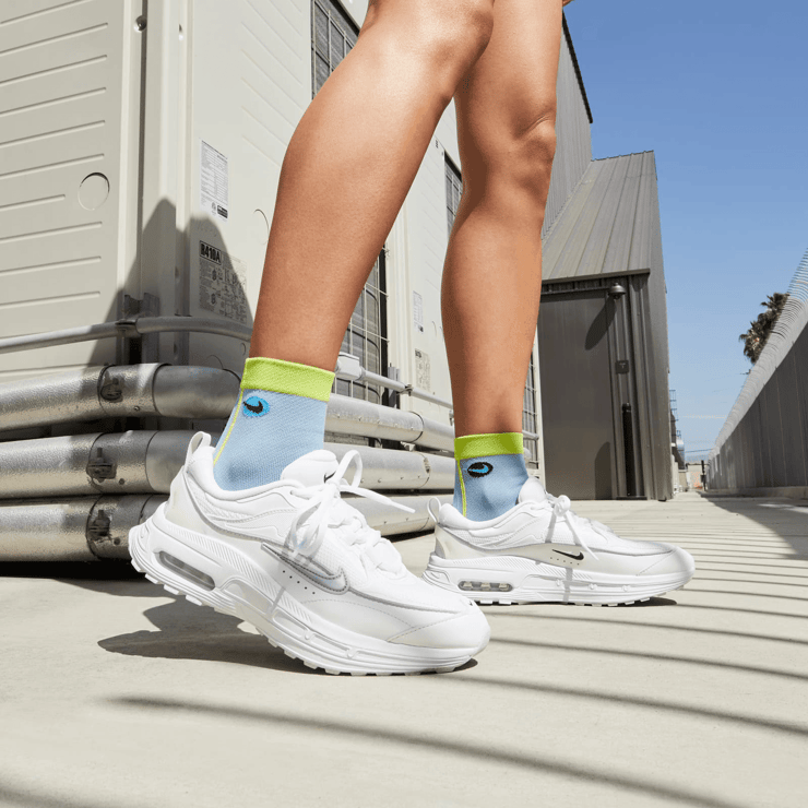 Nike Air Max Bliss Summit White (W) Angle 0
