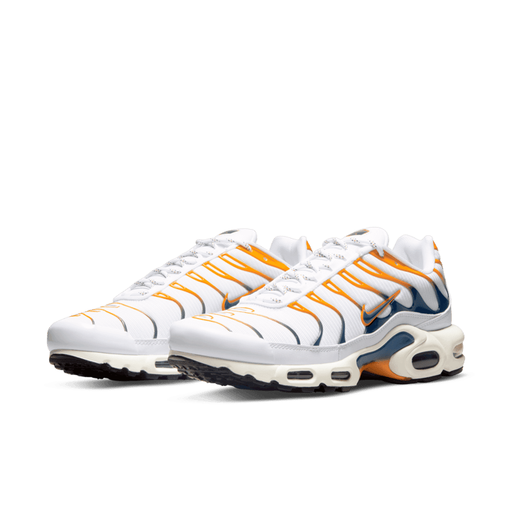 Nike Air Max Plus Hiking Carabiner White Kumquat Marina Angle 3