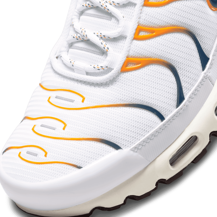 Nike Air Max Plus Hiking Carabiner White Kumquat Marina Angle 5