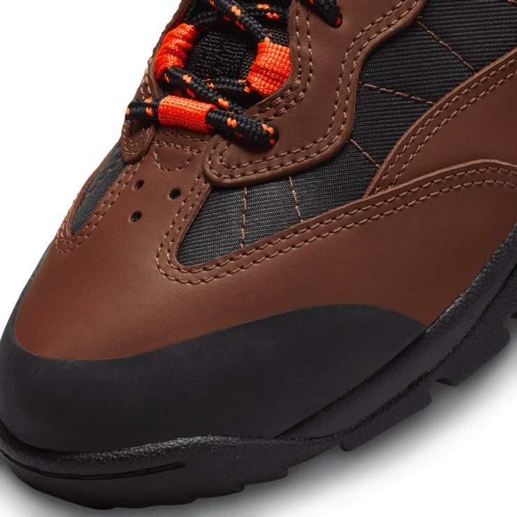 Nike ACG Air Mada Low Bison Total Orange Angle 5