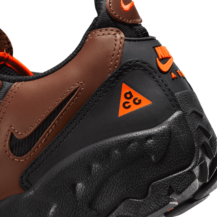 Nike ACG Air Mada Low Bison Total Orange Angle 6