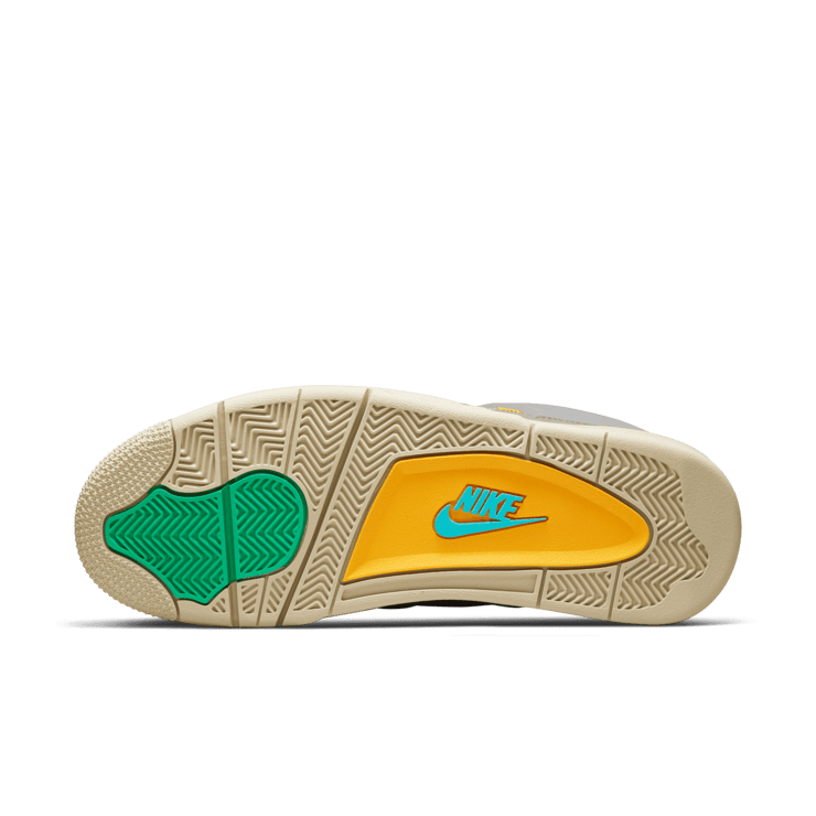 Jordan 4 Retro SP Union Taupe Haze Angle 0