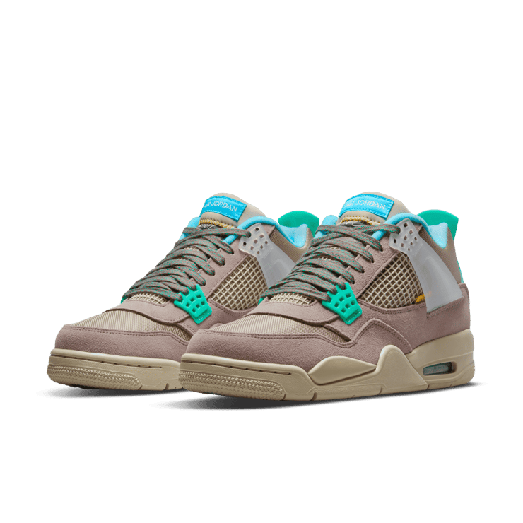 Jordan 4 Retro SP Union Taupe Haze Angle 2