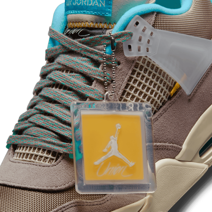 Jordan 4 Retro SP Union Taupe Haze Angle 9