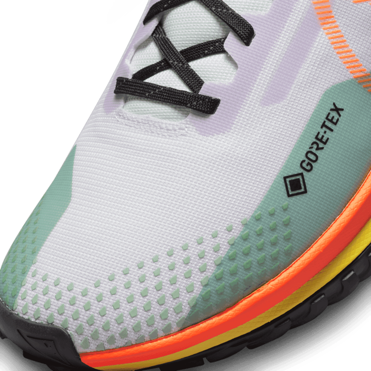 Nike React Pegasus Trail 4 Gore-Tex Barely Grape Total Orange Angle 4