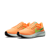 Nike Air Zoom Pegasus 39 Peach Cream Green Shock (W) Angle 2