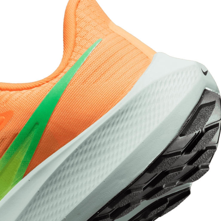 Nike Air Zoom Pegasus 39 Peach Cream Green Shock (W) Angle 5