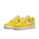 スニーカー Nike Air Force 1 Low '07 LV8 Tour Yellow Sail Black DO9786 Nike Air Force 1 Low '07 LV8 Tour Yellow Sail Black Men's