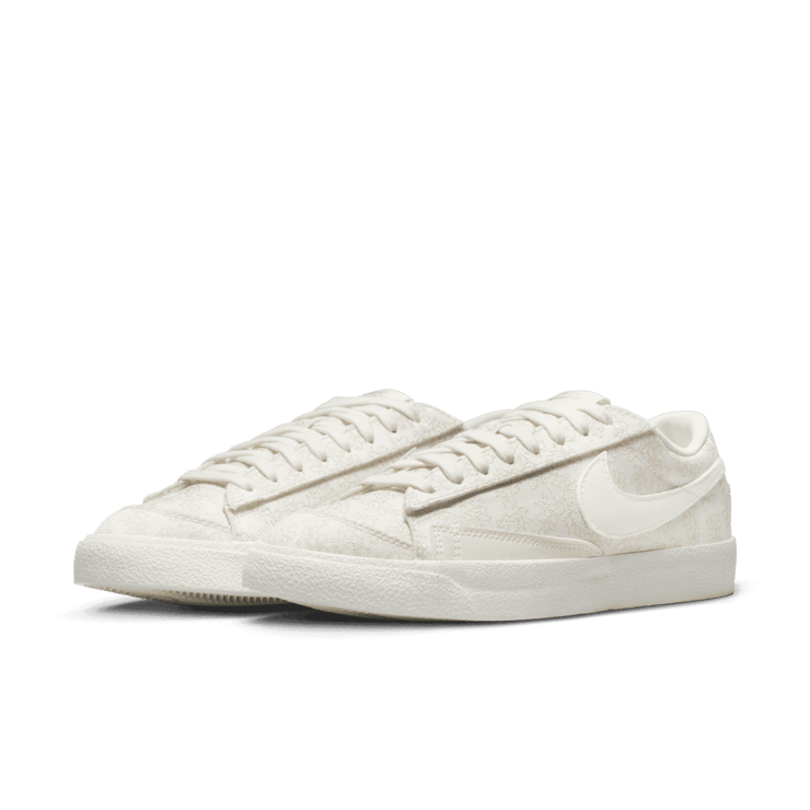 Nike Blazer Low 77 Sail Sesame Angle 2