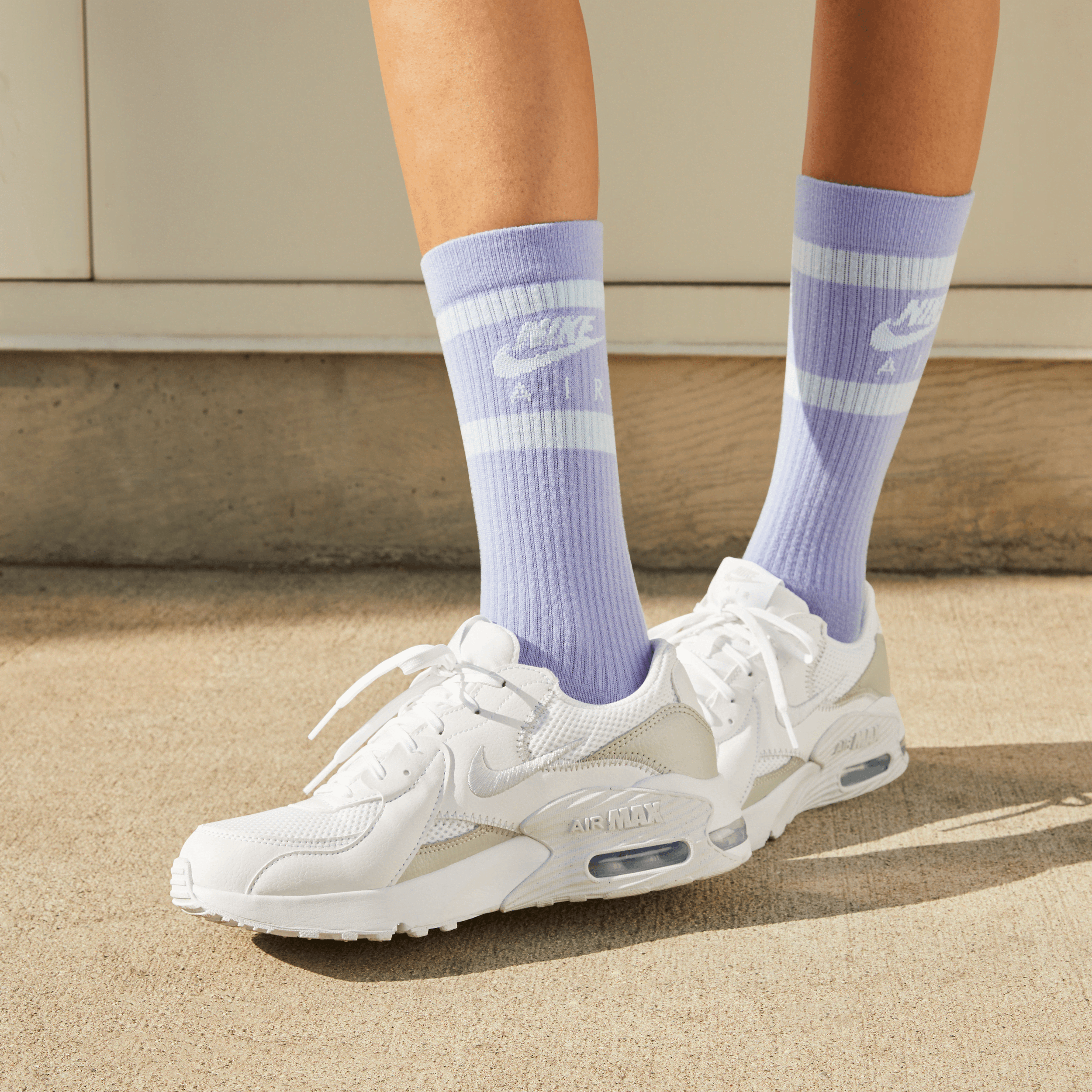 white nike air max excee