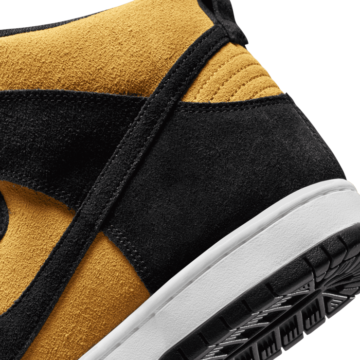 Nike Dunk SB High Reverse Goldenrod Angle 5