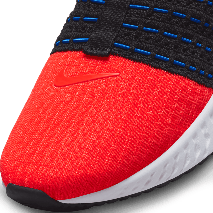 Nike React Phantom Run Flyknit 2 Black Hyper Pink (W) Angle 4