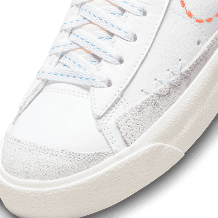 Nike Blazer Mid 77 Vintage Nike 101 (W) Angle 4