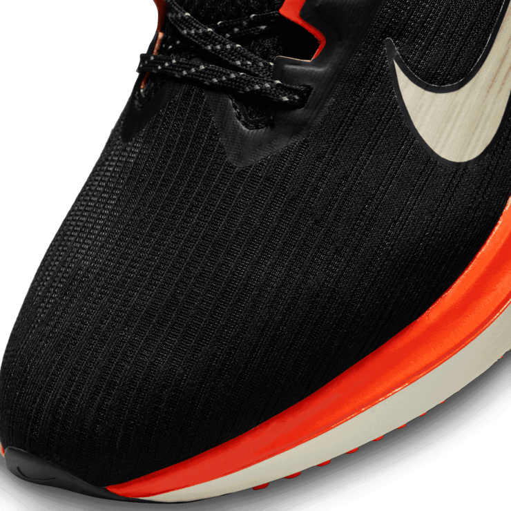 Nike Air Winflo 9 Black Green Safety Orange Angle 4