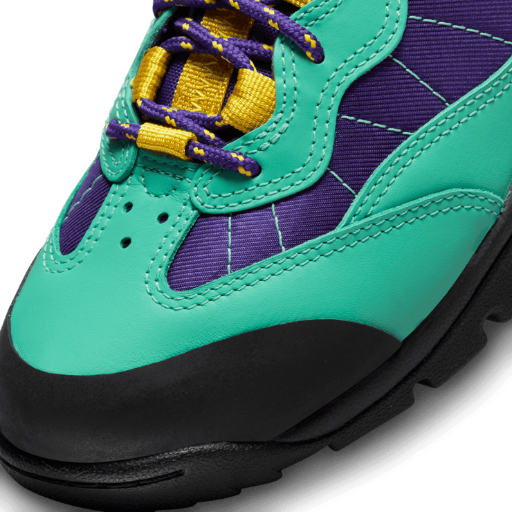 Nike ACG Air Mada Low Light Menta Angle 4