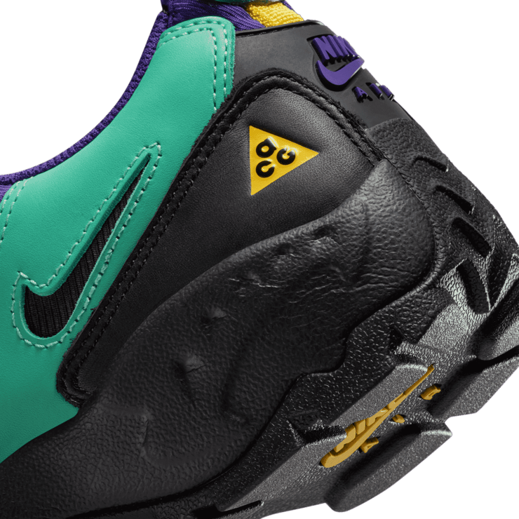 Nike ACG Air Mada Low Light Menta Angle 5