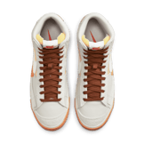 Nike Blazer Mid 77 Pro Club Light Bone Sesame Angle 2