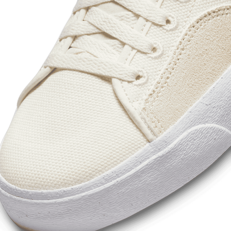 Nike SB Blazer Court MID Premium SOU Summit White Angle 4