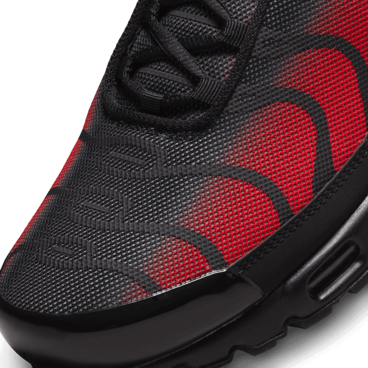 Nike Air Max Plus Bred Reflective Angle 4