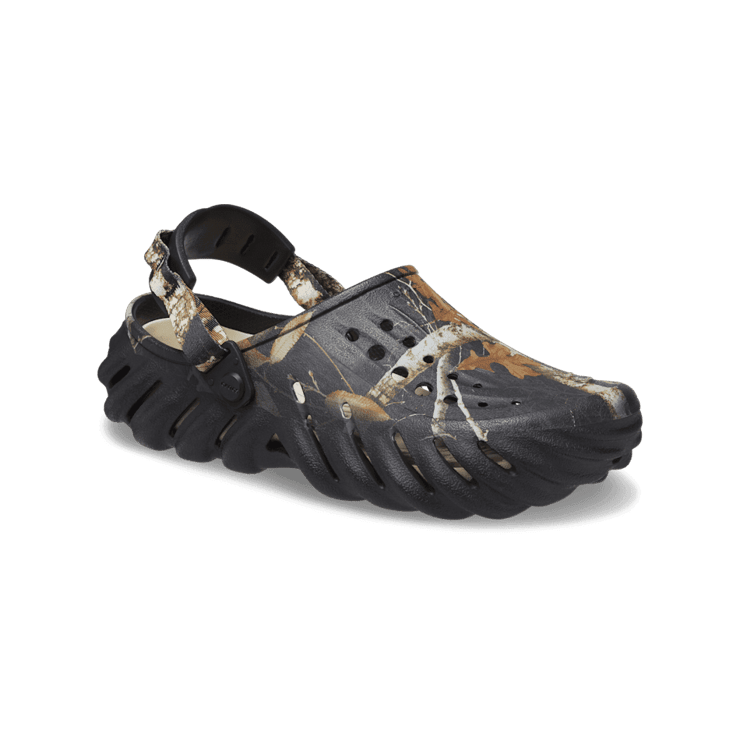Crocs Echo Clog RealTree Edge (Black) Angle 3