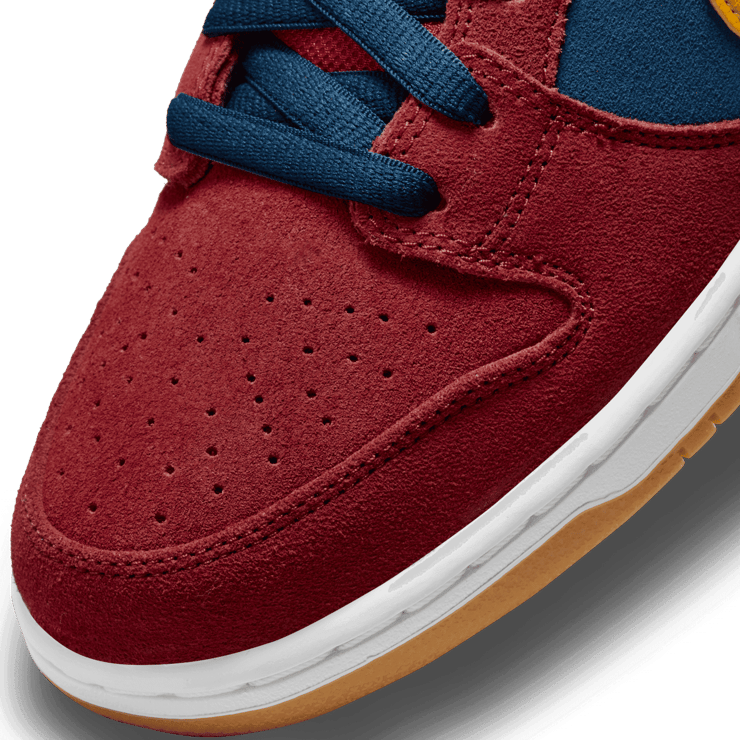 Nike SB Dunk Low Catalonia Angle 4