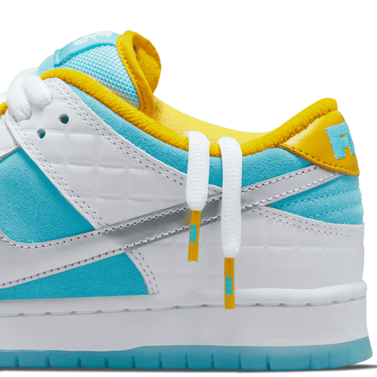 Nike SB Dunk Low FTC Lagoon Pulse Angle 8